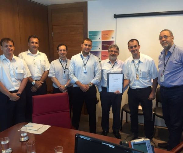 60285_1708576972687045_2285429926042818209_n-not2061