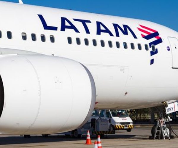 635978613888229106-latam-767-300er-not2335