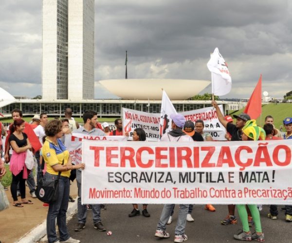 lbjr_manifestacao-cut-em-brasilia0407042015-not1613