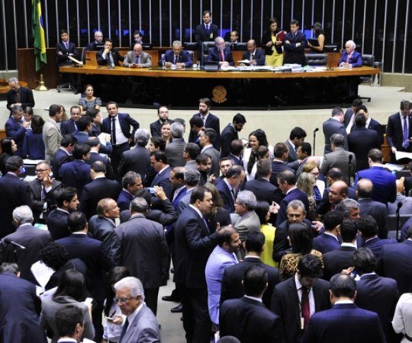 sessao_camara_brasilia_eduardo-cunha04-not1637