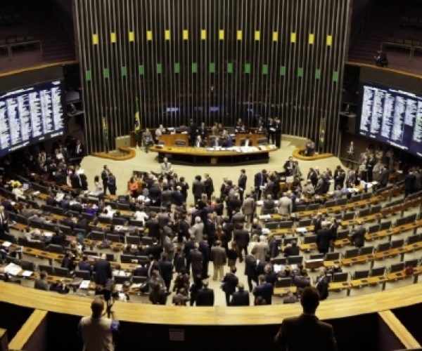 visao-geral-do-plenario-da-camara-dos-deputados-durante-sessao-do-congresso-nacional-mfott317437-not2003